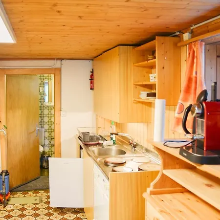 Appartement Alleinstehende, Idyllische An Guter Lage! *